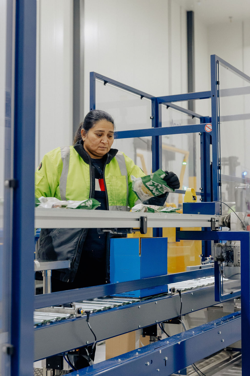 Food Repacking and Thaw Services | On-Site FMCG Handling - Pakval